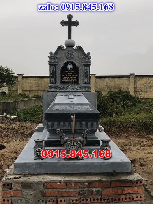 mộ ông bà bố mẹ gia đình dòng họ bằng đá, mộ song thân phu thê vợ chồng đá khối, mộ đôi tròn đơn giản không có mái đao che, mộ tam cấp tháp lục giác đá granite hoa cương, giá bán mộ đá để thờ tro cốt, hung hỏa địa táng, cuốn thư đá lăng mộ nghĩa trang gia đình, cổng tam quan tứ trụ nhà mồ, lan can tường rào đá chạm mỹ nghệ điêu khắc, thiết kế khuôn viên lăng mộ dòng họ gia tộc,