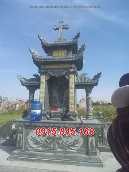 36Mộ người công giáo đá khối quảng ninh 7 watermarked z2395657305215 08d823c6df64e7776a72327605a954ca