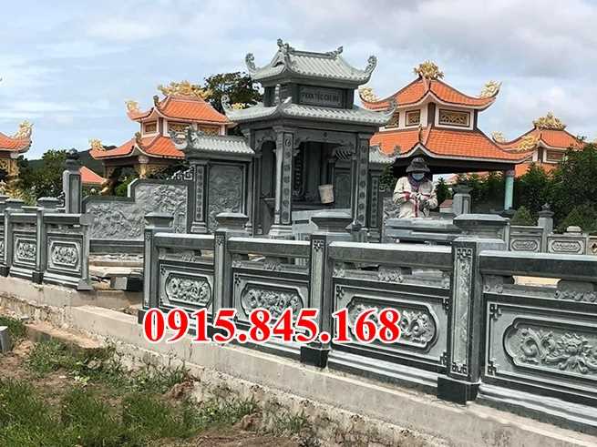 48-Nhà mồ gia lai đá granite bình định 14 watermarked Lan can da xanh reu cho khu Lang mo da Copy