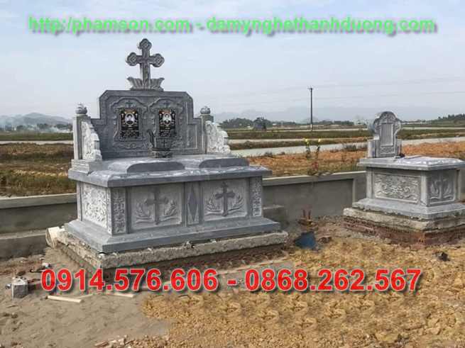 99-Lăng mộ xây thái nguyên đá nguyên khối 9 watermarked Mau Mo da doi Cong giao khong mai dep Copy Copy 4