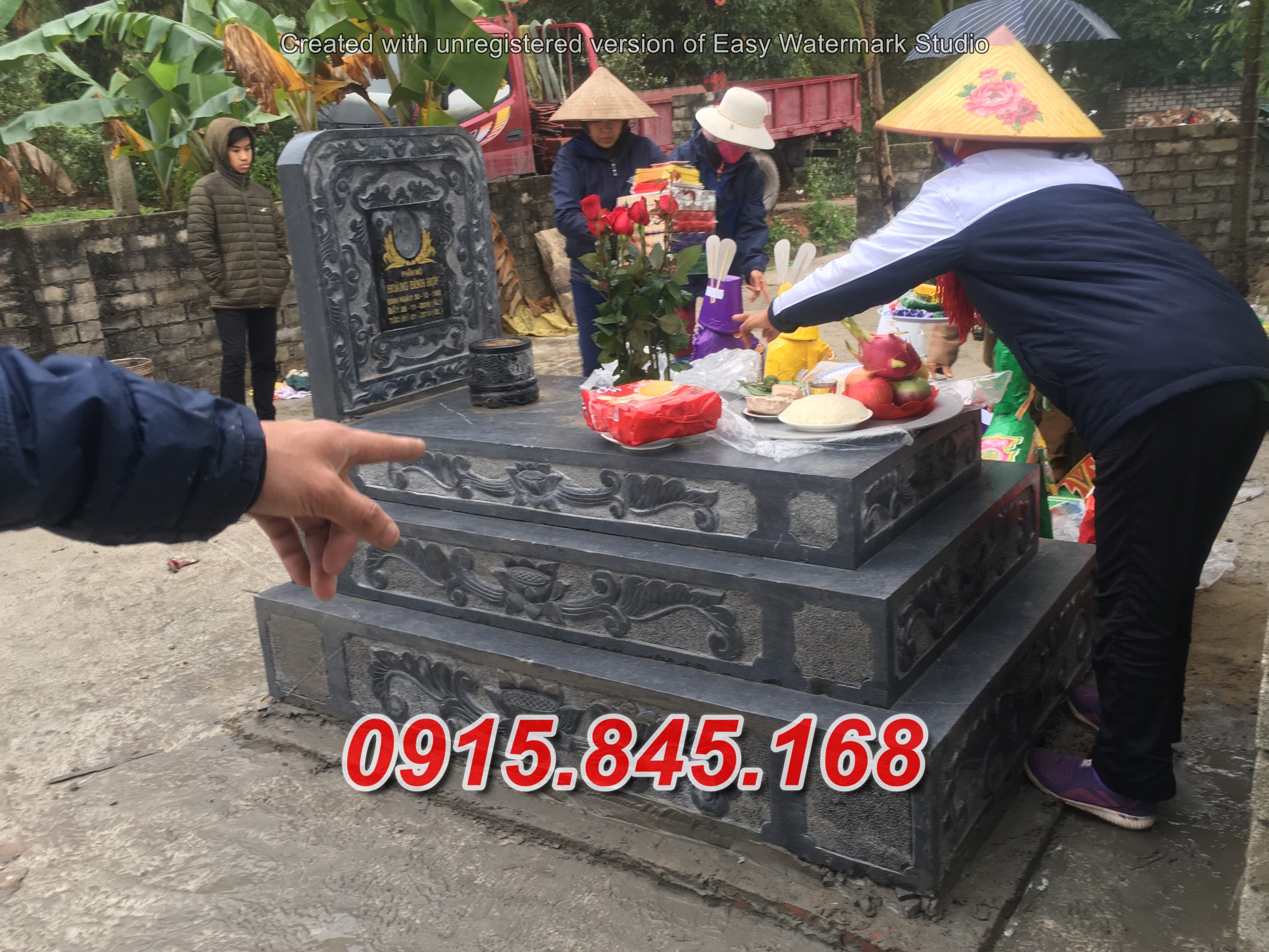 Mẫu+88 mộ tam cấp đá hưng yên 7 watermarked 4db8926981ef79b120fe Copy