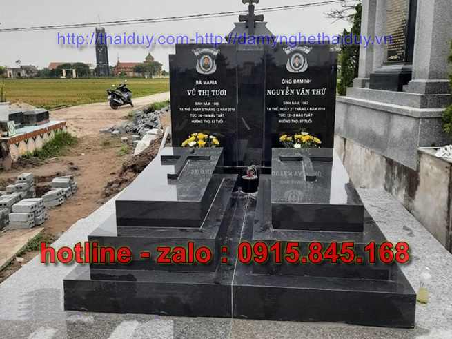 Giá86+ mộ đá nguyên khối granite đơn giản 17 watermarked Mau Mo da doi bang da granite den Binh Dinh Copy 3 Copy Copy 4