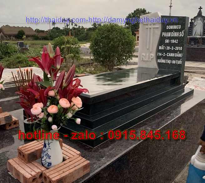 Mẫu+94 mộ tam cấp đá hà nam 12 watermarked gia mo da hoa cuong Copy 2 Copy 1