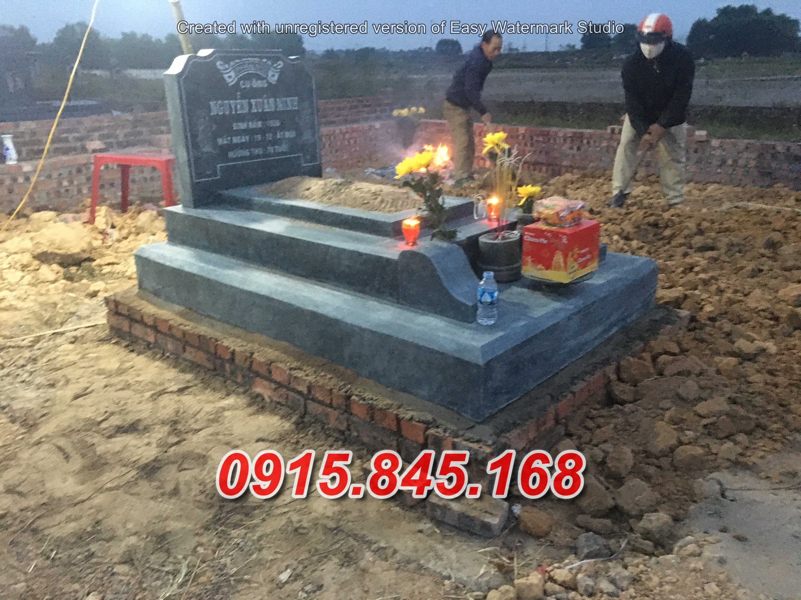 Mộ+28 tam cấp đá khối bình dương 8 watermarked z2395657385047 d93e3ec170033985cb15577b2b0806bf Copy 1