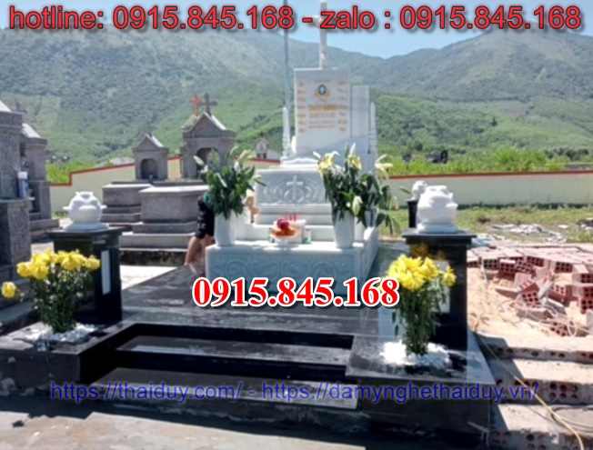 88+Mộ đá quảng ngãi xây nguyên khối 15 watermarked z5054194176691 7689d7c4298fded7eff4a8c6e4d2bd60 Copy