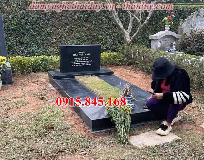 94+Mẫu mộ đá kon tum nguyên khối 11 watermarked z6338134632238 fafa5f9fa2cb7c777fa39f5b09c4679e