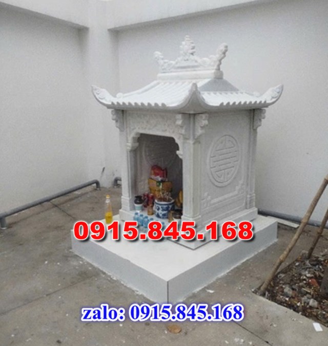 Con cho so may cho vang trang vao nha diem bao y nghia