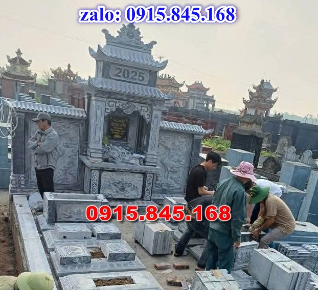 Mẫu nhà mồ xây đá granite để tro cốt bố mẹ, mẫu nhà mồ tiền chế bằng đá có mái che, giá bán nhà mồ đá xanh cẩm thạch granite, kích thước nhà mồ mả để tro cốt ba má gia đình, thiết kế nhà mồ đá hoa cương để tro cốt ba má, Nhà mồ giá rẻ xây gạch đá xi măng mái ngói, tường bao hàng rào đá nhà mồ dòng họ, cuốn thư bức bình phong đặt trước sân cửa nhà mồ, cuốn thư bức bình phong đặt trước sân cửa nhà mồ, đỉnh lư hương bình bông lọ hoa đặt ngoài mộ, rồng nghê sư tử đá lát sân nền nhà mồ, 